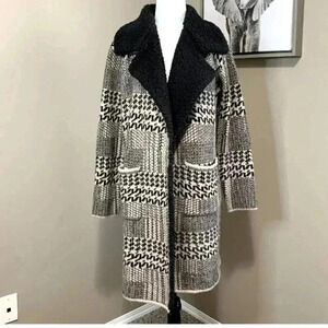 Nado Apparel Thick Warm Sweater Coat w 2 Large Pockets Snap Closure Fuzzy Collar